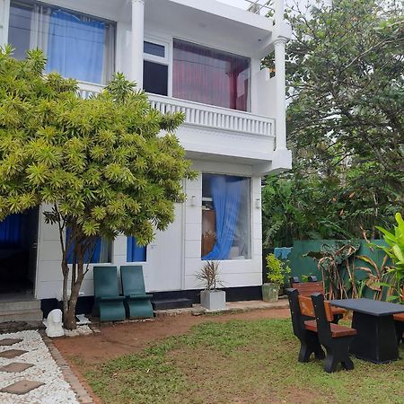 White Surfing Beach Resort Unawatuna Exterior foto