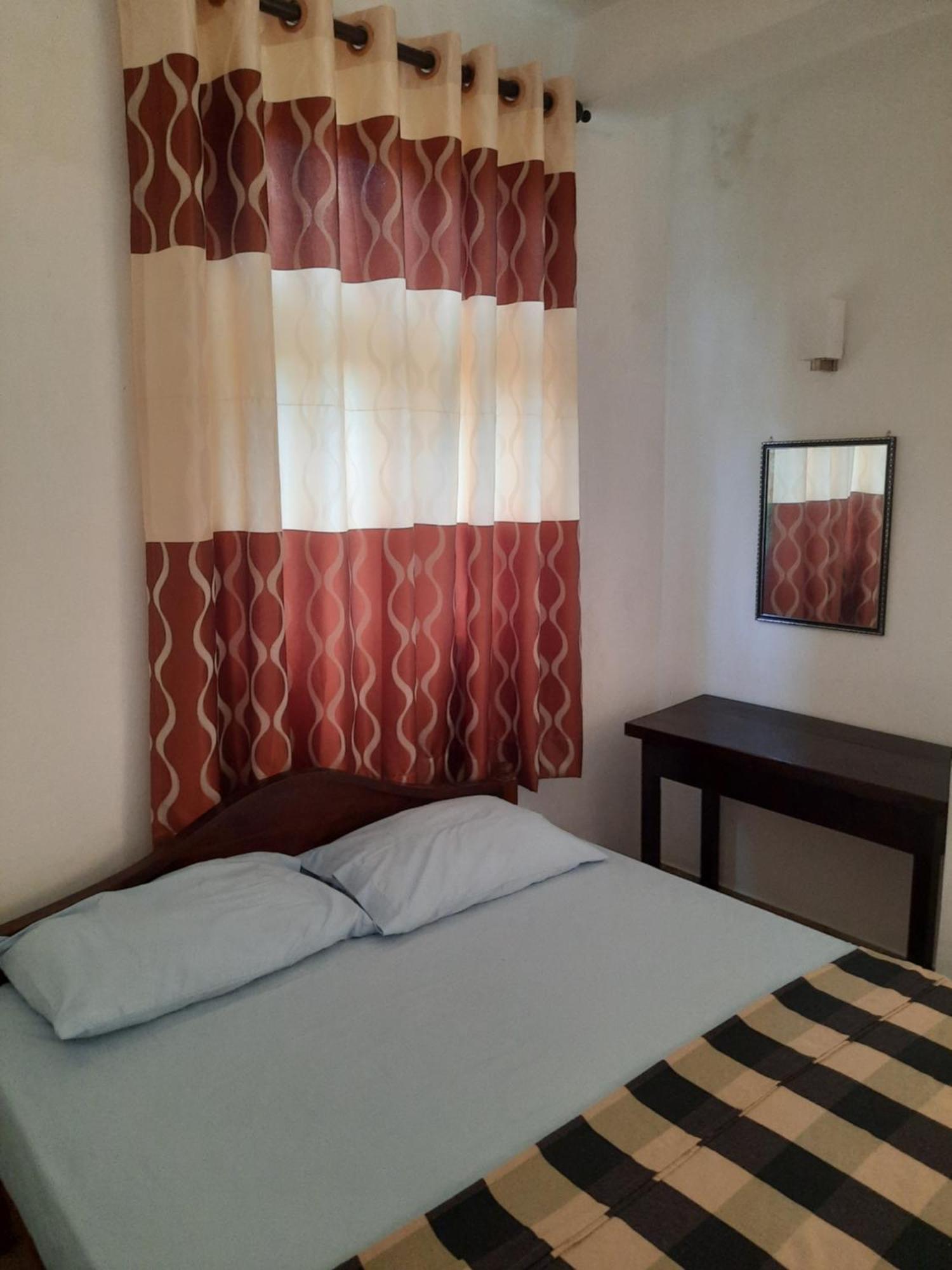 White Surfing Beach Resort Unawatuna Exterior foto